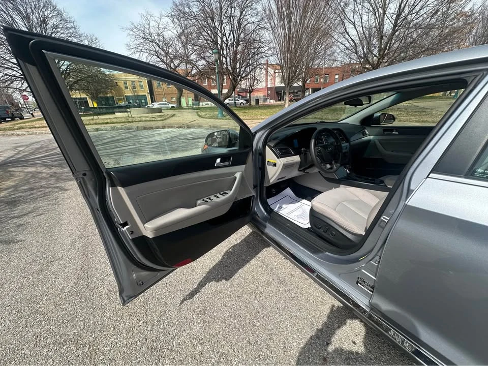 2015 Hyundai Sonata - Image 8 of 14