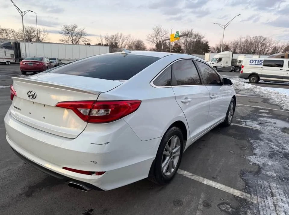 2015 Hyundai Sonata - Image 6 of 10