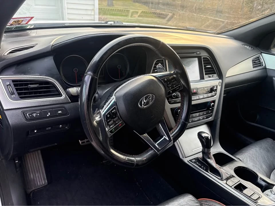 2015 Hyundai Sonata - Image 8 of 10