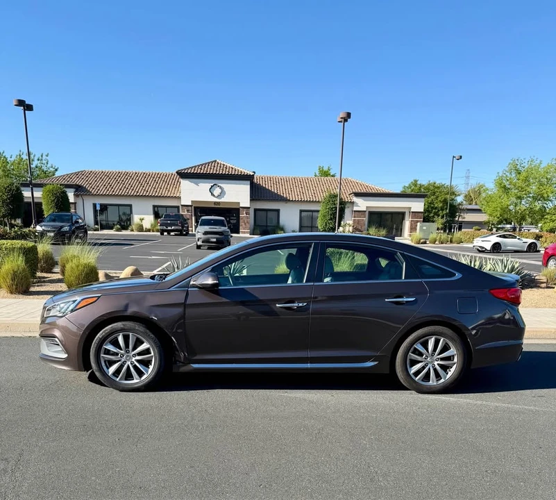 2015 Hyundai Sonata - Image 4 of 11