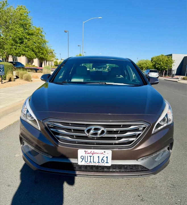 2015 Hyundai Sonata - Image 2 of 11