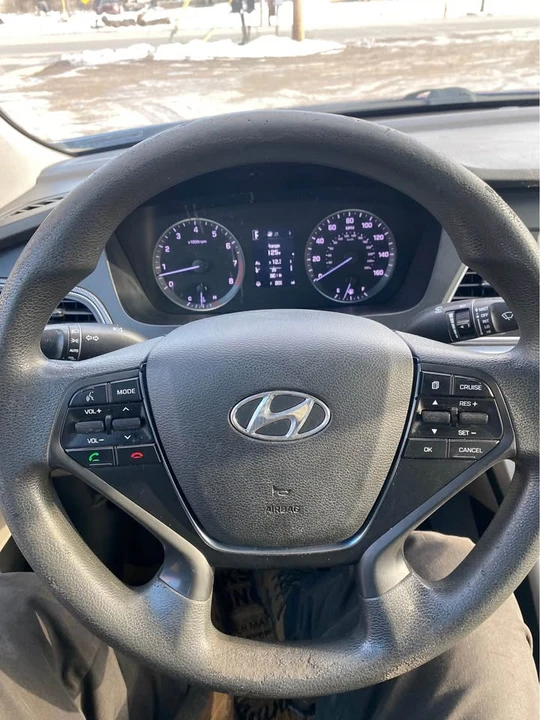 2015 Hyundai Sonata - Image 9 of 10