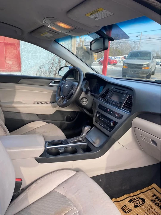 2015 Hyundai Sonata - Image 7 of 10