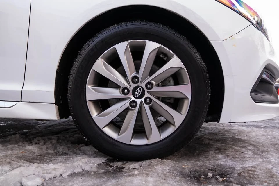2015 Hyundai Sonata - Image 13 of 16