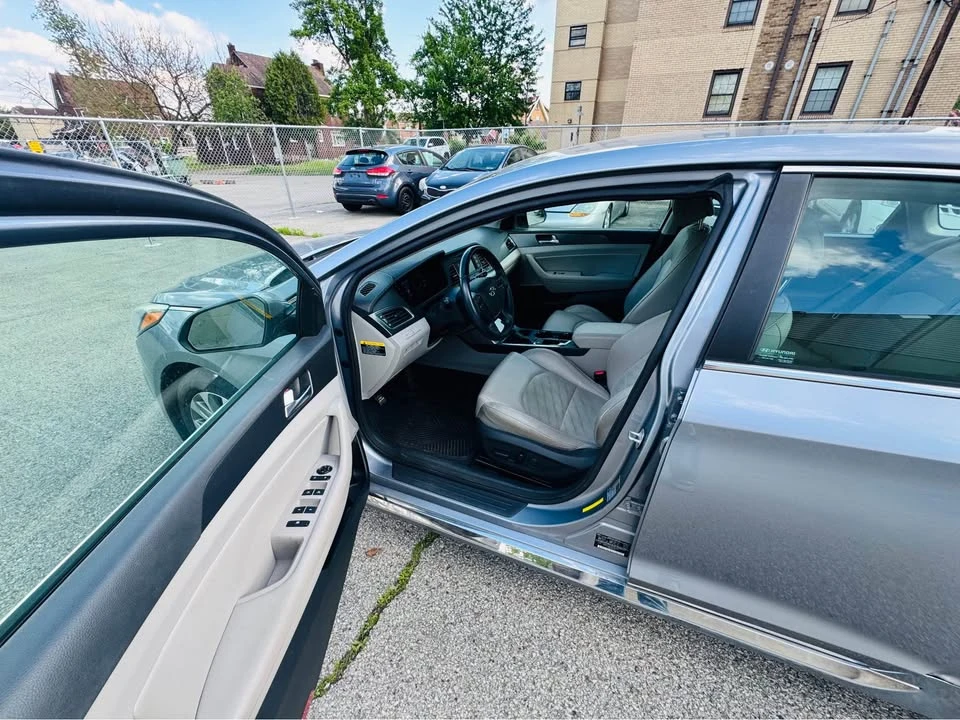 2015 Hyundai Sonata - Image 16 of 17