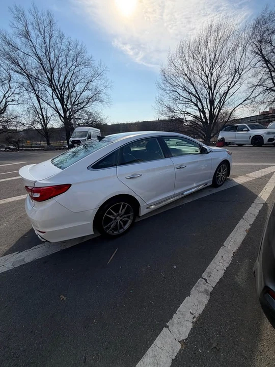 2015 Hyundai Sonata - Image 6 of 9
