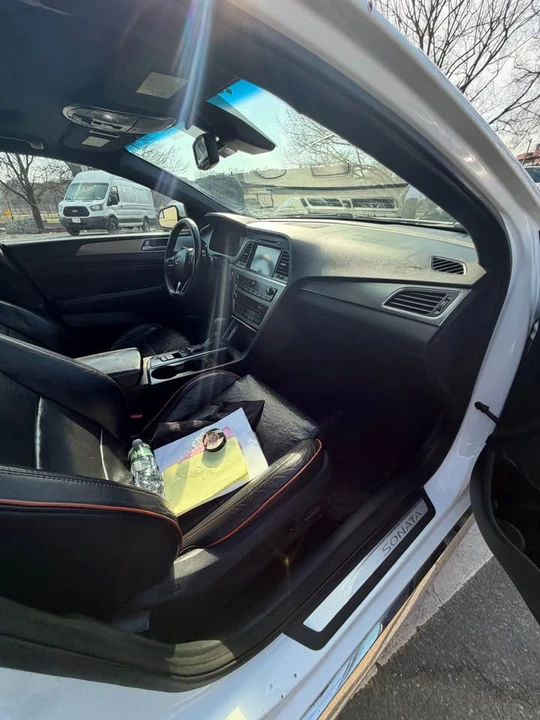 2015 Hyundai Sonata - Image 4 of 9