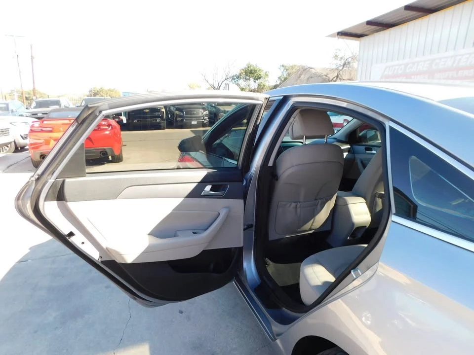 2015 Hyundai Sonata - Image 8 of 16