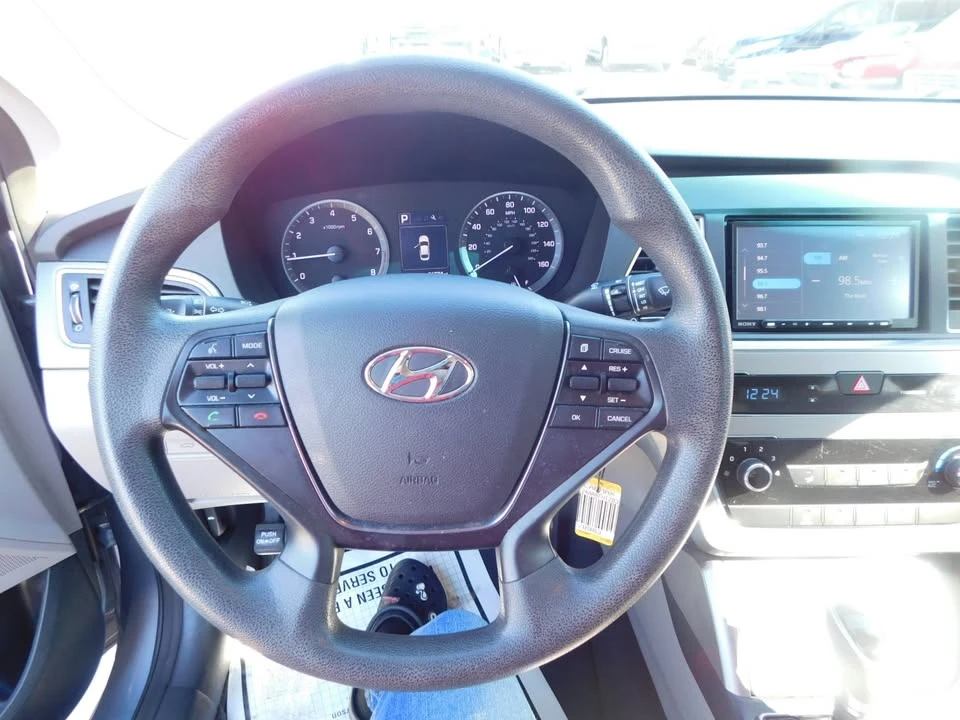 2015 Hyundai Sonata - Image 10 of 16