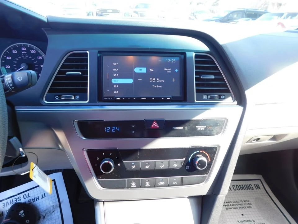 2015 Hyundai Sonata - Image 11 of 16