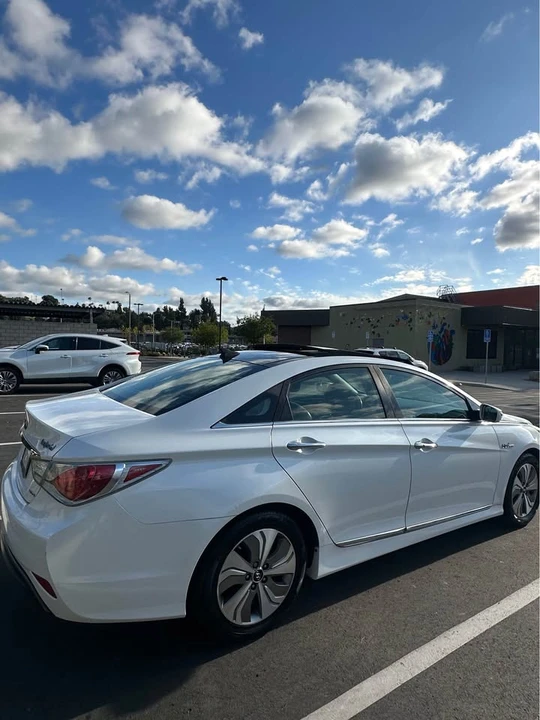 2015 Hyundai Sonata - Image 6 of 19
