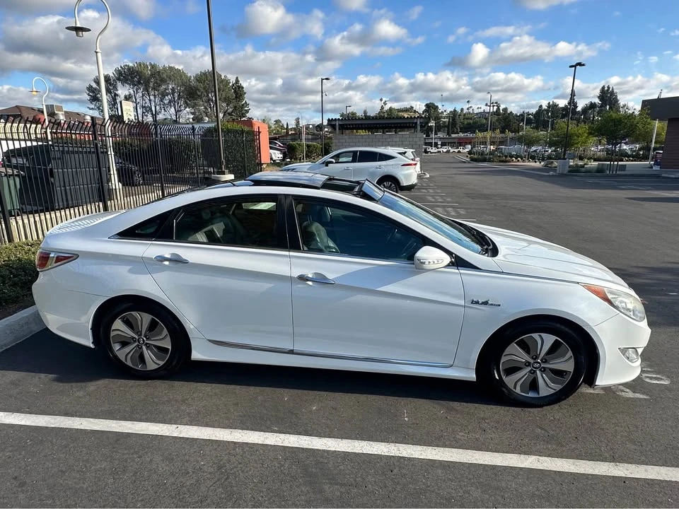 2015 Hyundai Sonata - Image 5 of 19