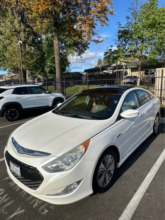 2015 Hyundai Sonata - Image 2 of 19