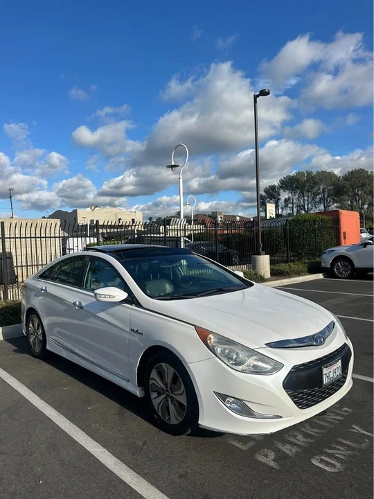2015 Hyundai Sonata - Image 4 of 19
