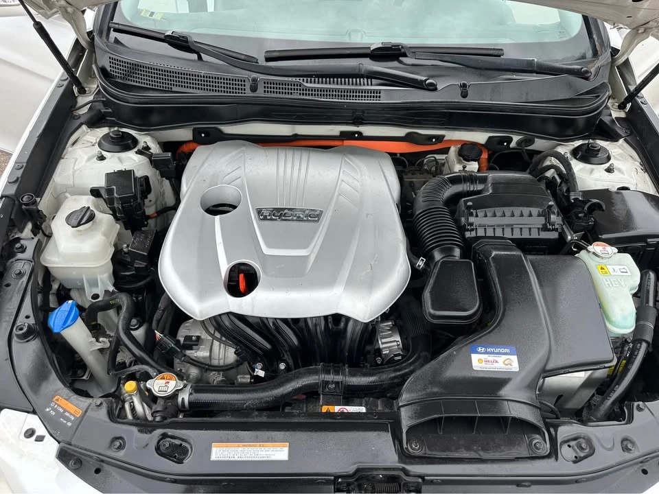 2015 Hyundai Sonata - Image 8 of 19