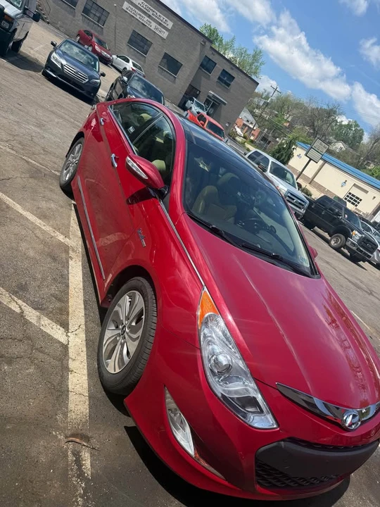 2015 Hyundai Sonata - Image 2 of 18