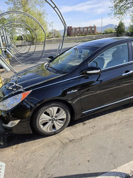 2015 Hyundai Sonata - Image 2 of 10
