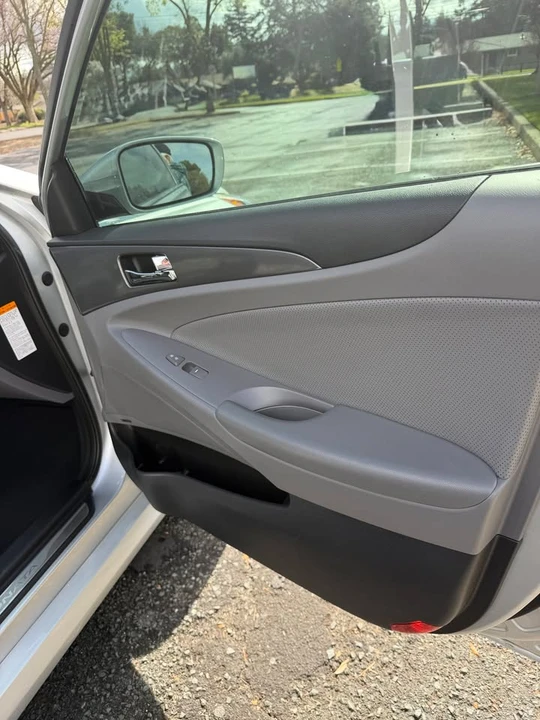 2015 Hyundai Sonata - Image 16 of 20