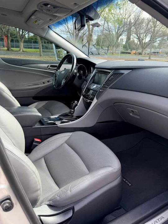 2015 Hyundai Sonata - Image 10 of 20