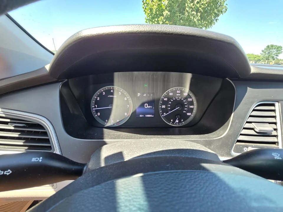2015 Hyundai Sonata - Image 10 of 14