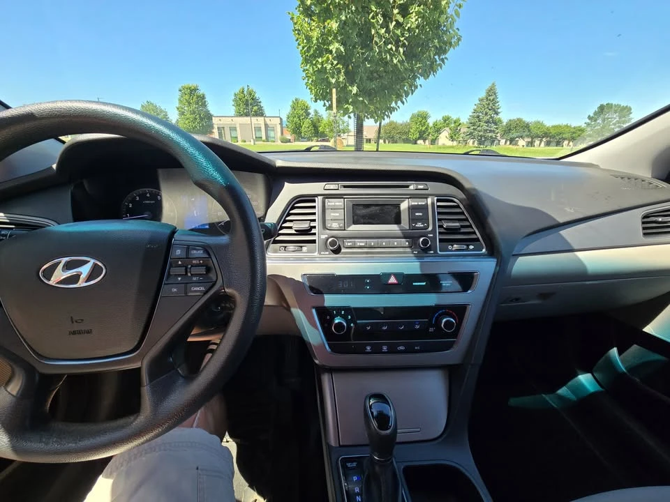 2015 Hyundai Sonata - Image 11 of 14