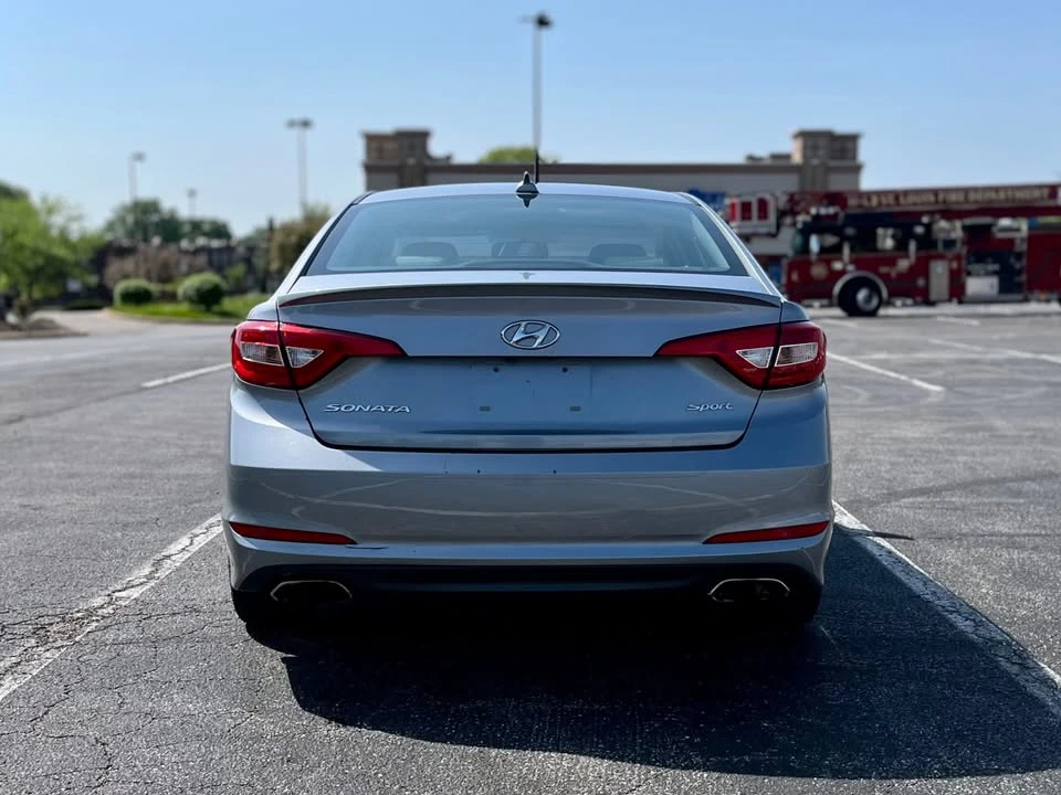 2015 Hyundai Sonata - Image 6 of 17