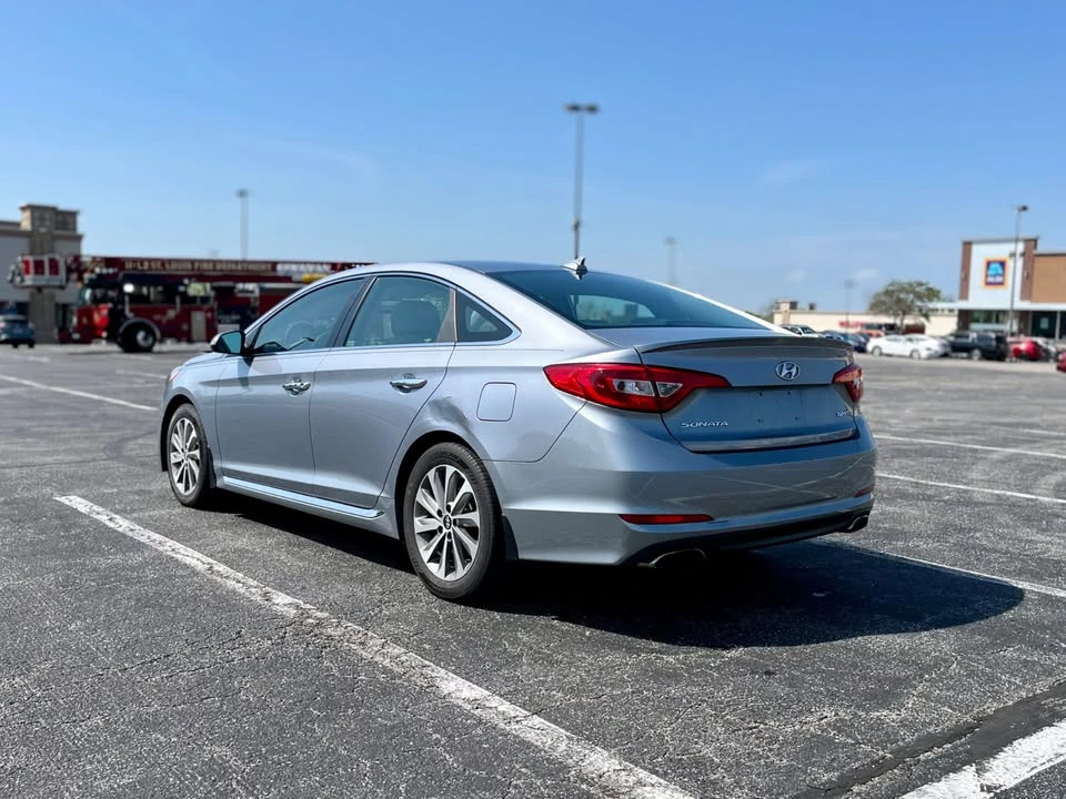 2015 Hyundai Sonata - Image 5 of 17