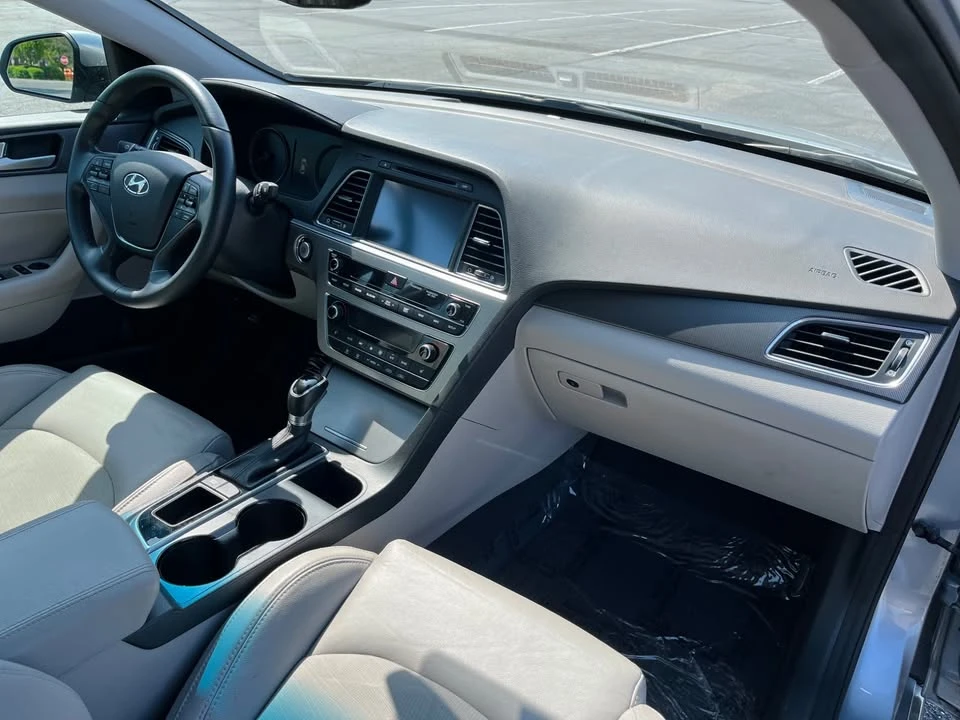 2015 Hyundai Sonata - Image 13 of 17