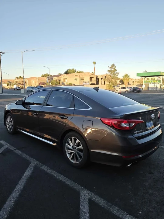 2015 Hyundai Sonata - Image 2 of 8