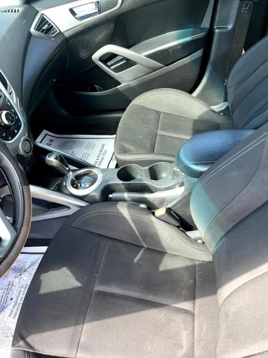 2015 Hyundai Veloster - Image 10 of 16