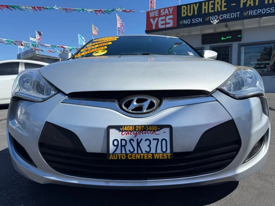 2015 Hyundai Veloster - Image 2 of 10