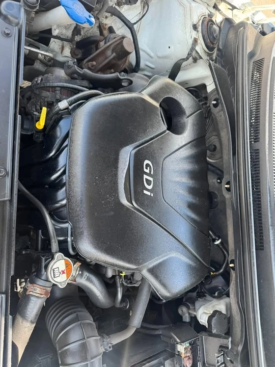 2015 Hyundai Veloster - Image 10 of 11