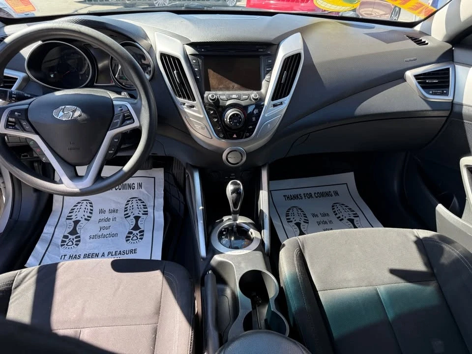 2015 Hyundai Veloster - Image 8 of 10