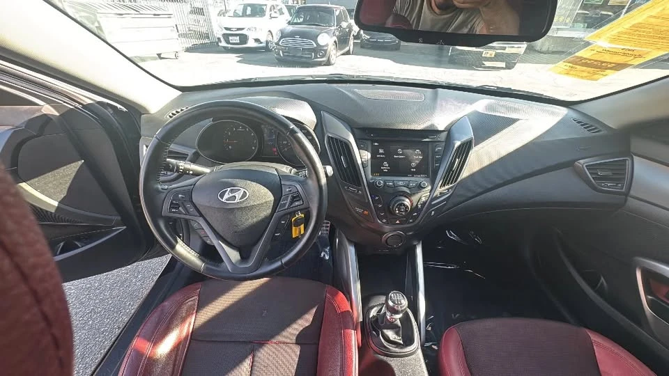 2015 Hyundai Veloster - Image 10 of 14