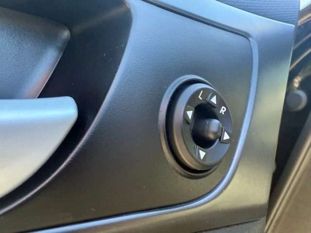 2015 Hyundai Veloster - Image 10 of 20
