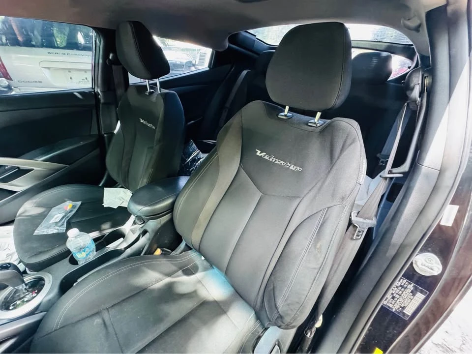 2015 Hyundai Veloster - Image 9 of 12