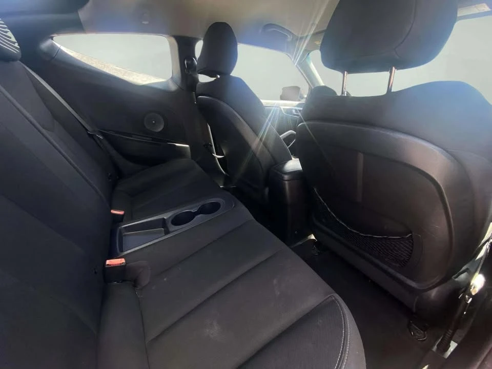 2015 Hyundai Veloster - Image 10 of 14