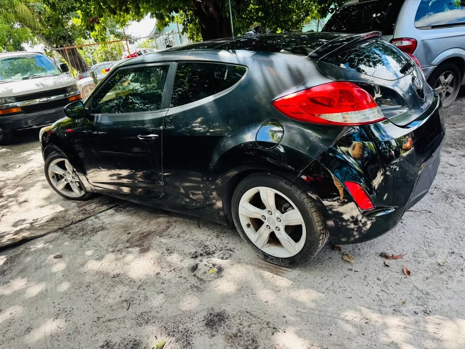 2015 Hyundai Veloster - Image 3 of 12