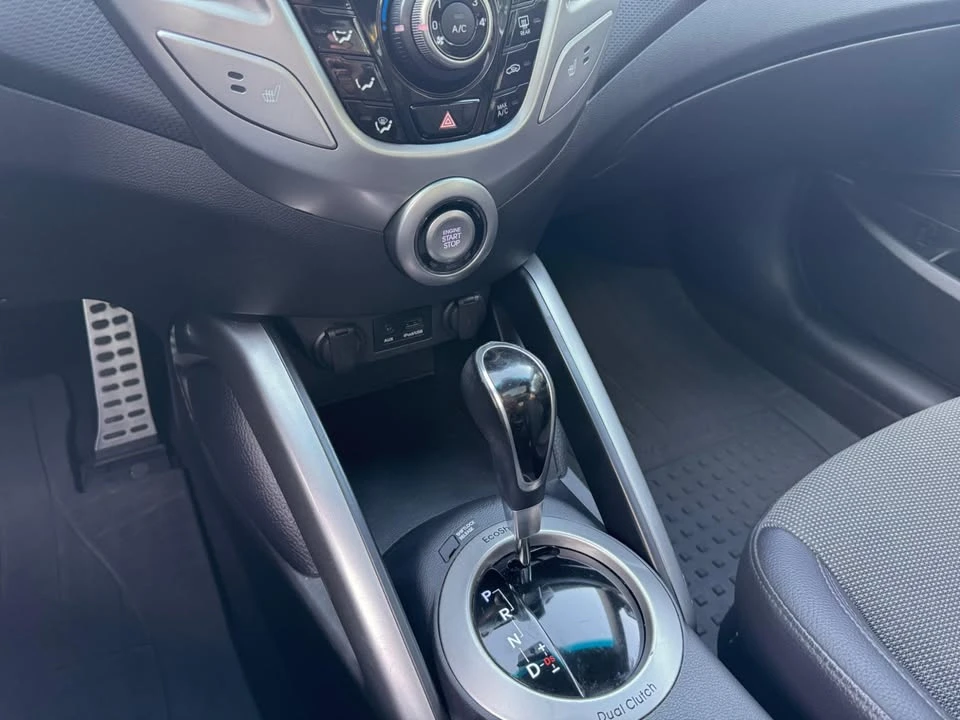 2015 Hyundai Veloster - Image 8 of 18
