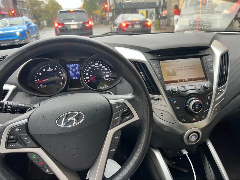 2015 Hyundai Veloster - Image 2 of 8