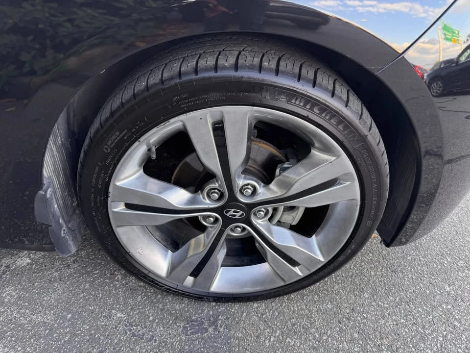2015 Hyundai Veloster - Image 13 of 18
