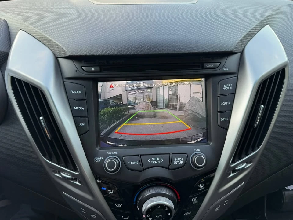 2015 Hyundai Veloster - Image 15 of 18