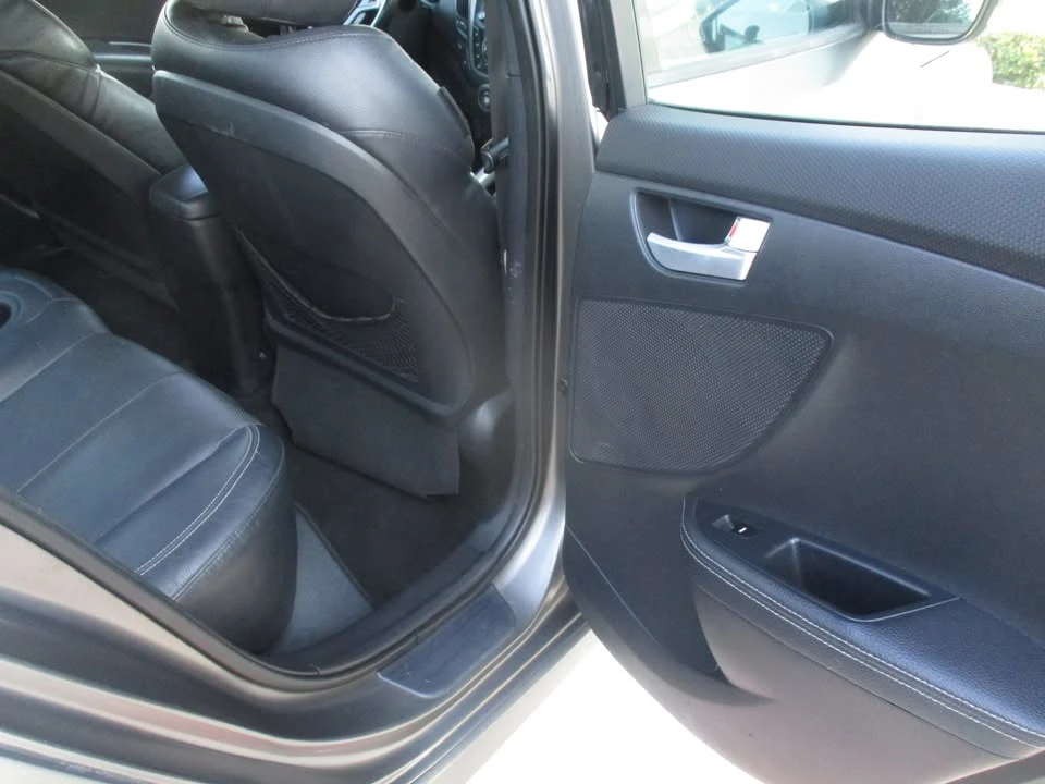 2015 Hyundai Veloster - Image 19 of 20