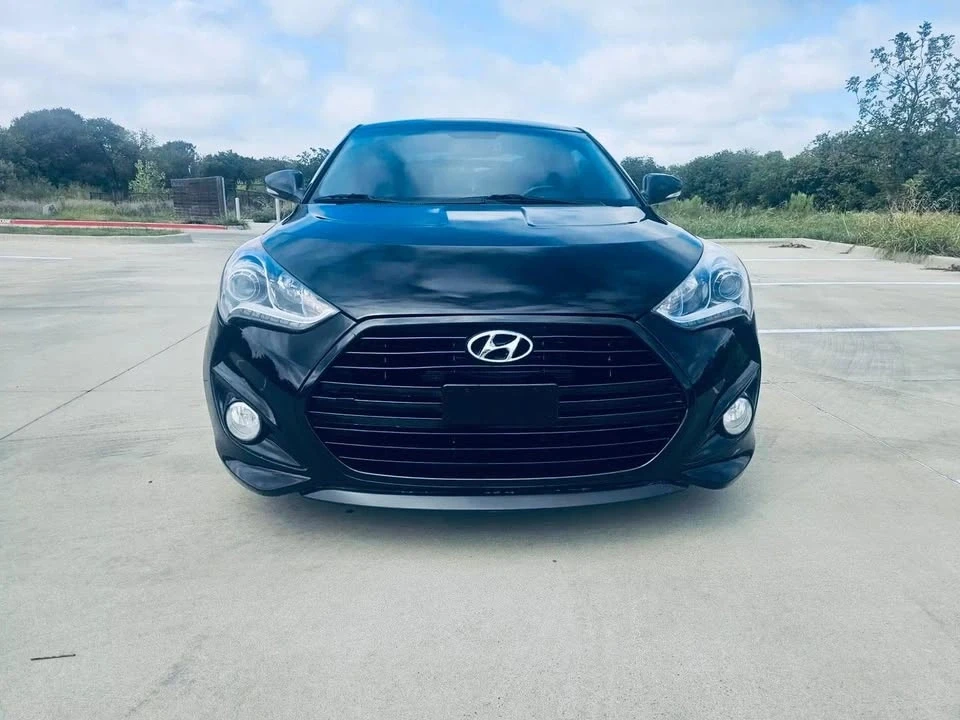 2015 Hyundai Veloster - Image 2 of 12