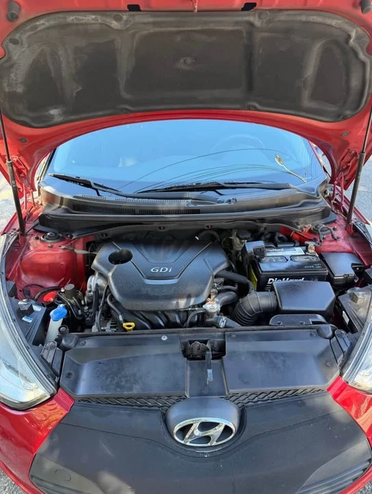 2015 Hyundai Veloster - Image 5 of 10