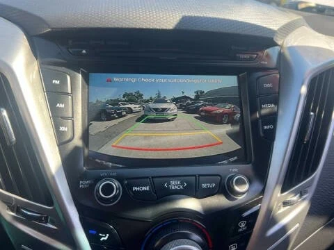 2015 Hyundai Veloster - Image 6 of 11