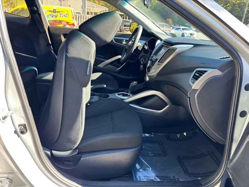 2015 Hyundai Veloster - Image 3 of 18
