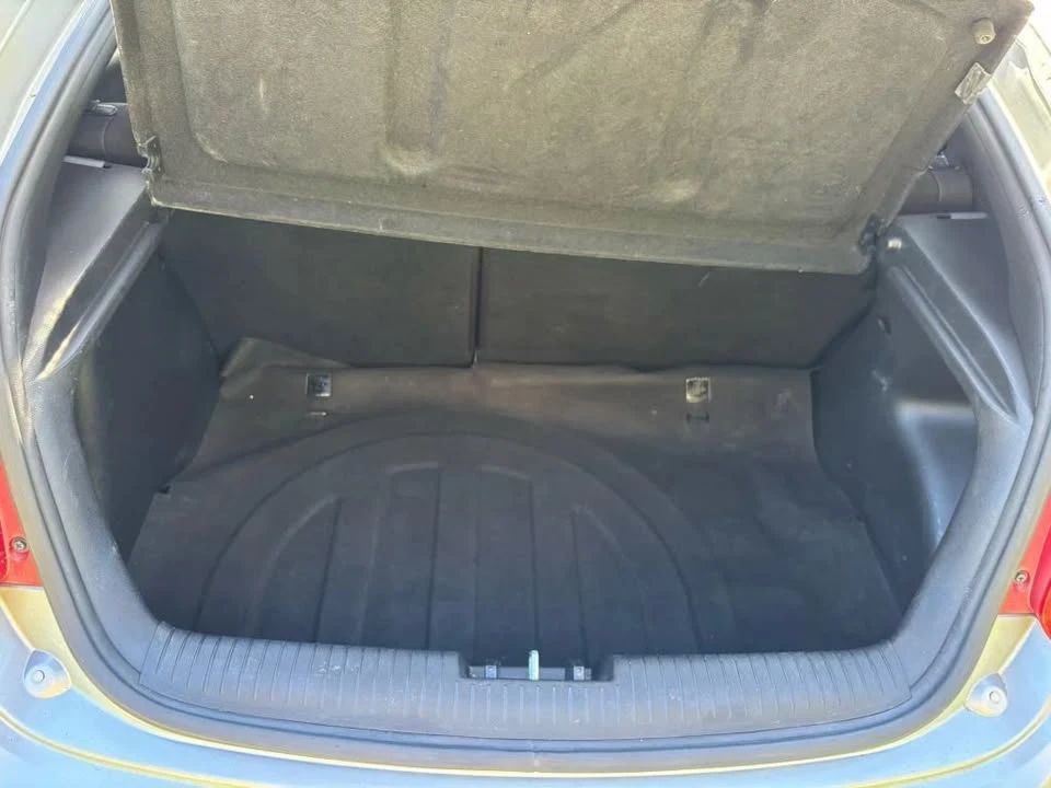 2015 Hyundai Veloster - Image 15 of 18