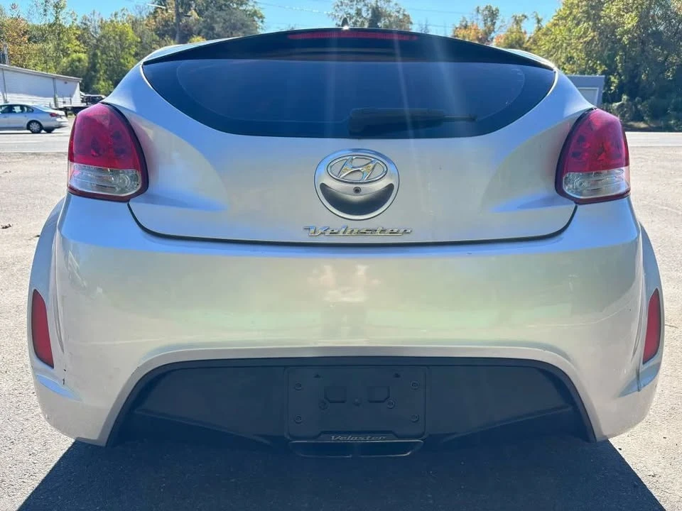 2015 Hyundai Veloster - Image 14 of 18