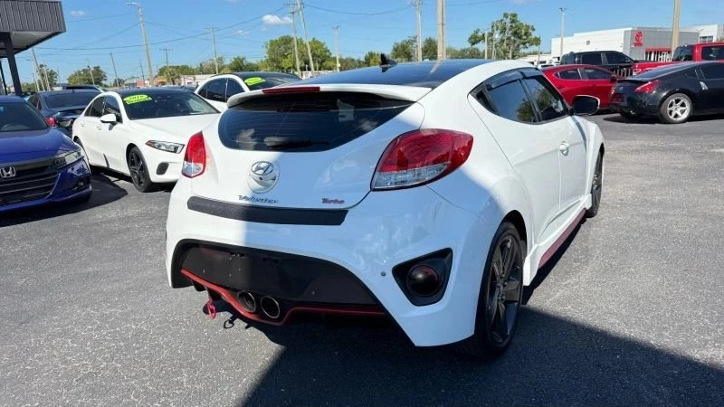 2015 Hyundai Veloster - Image 2 of 18